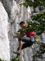 Foto di arrampicata in falesia 