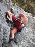 Foto di arrampicata in falesia 