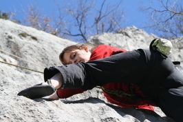 Foto di arrampicata in falesia 