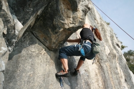 Foto di arrampicata in falesia 