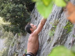 Foto di arrampicata in falesia 