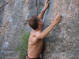 Foto di arrampicata in falesia 