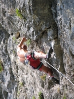 Foto di arrampicata in falesia 