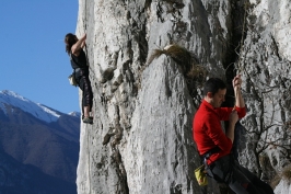 Foto di arrampicata in falesia 