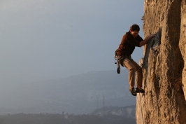 Foto di arrampicata in falesia 